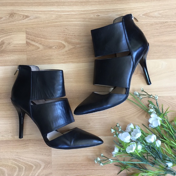 Carolinna Espinoza Shoes - Carolinna Espinoza black Elena leather pump